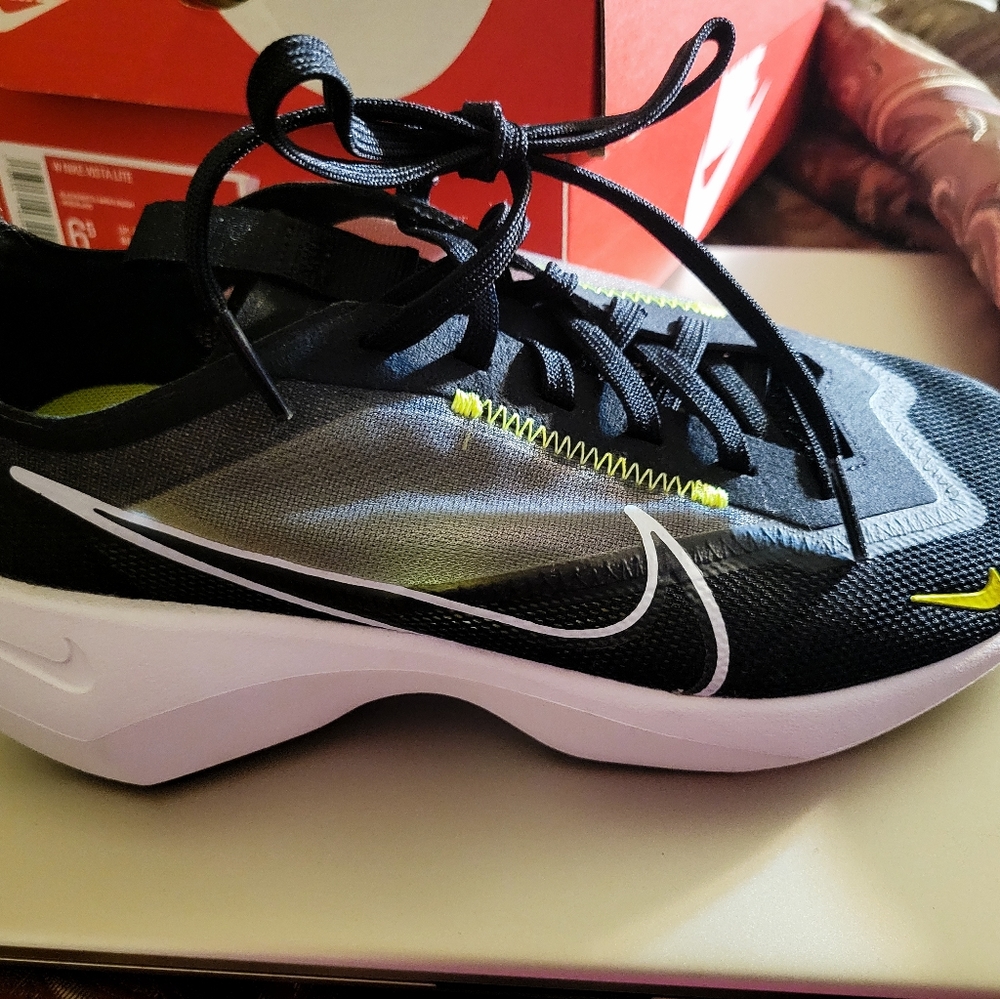 Nike Vista Lite